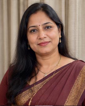 Separated Bride Sunita Yadav, 41, Bank Manager from Agra UP - Elite Marriage Bureau